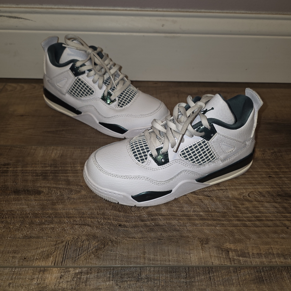 boys Jordan 4s